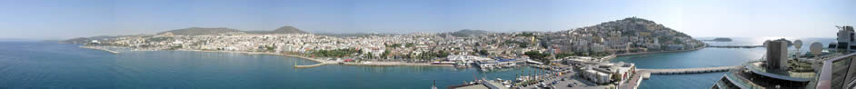Vista Panorâmica do Porto de Éfeso/Kusadasi de um Cruzeiro