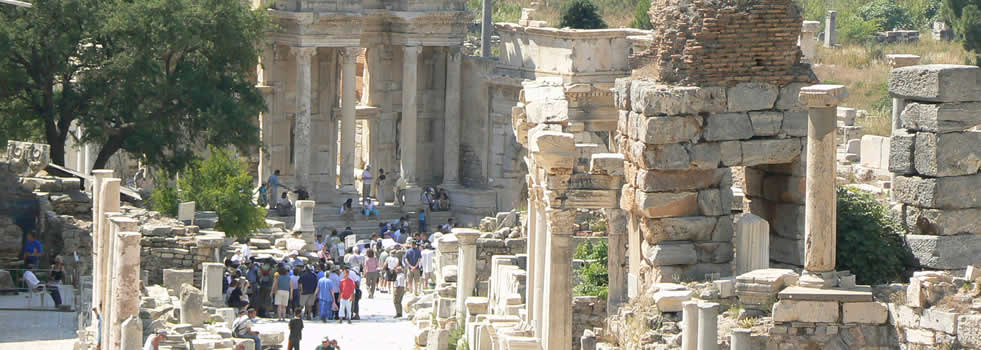 Nas Ruínas de Éfeso