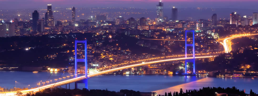 La Ciudad de Estambul de Noche