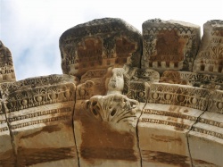 Detalhes do Templo de Adriano